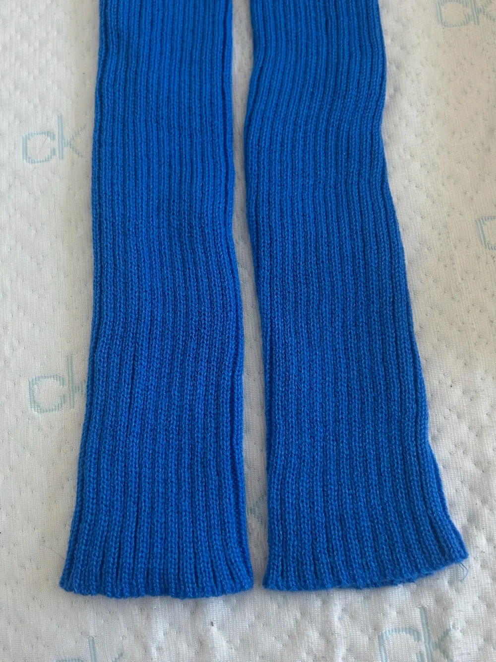 Stylish knitted leg warmers: over-the-knee length, 5 pairs.